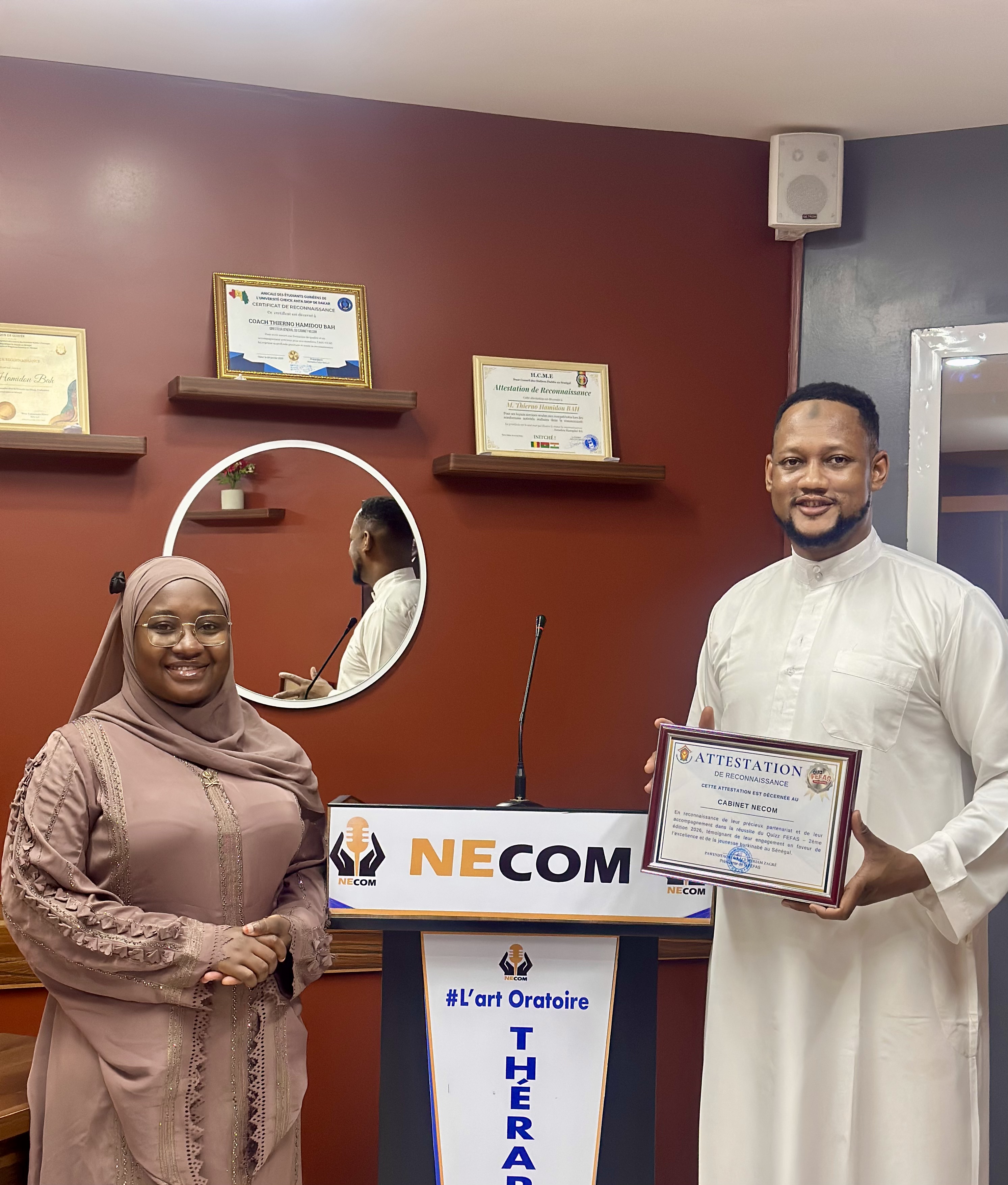REMISE D’UNE ATTESTATION DE RECONNAISSANCE AU DG Thierno Hamidou BAH de la part de FEFAS